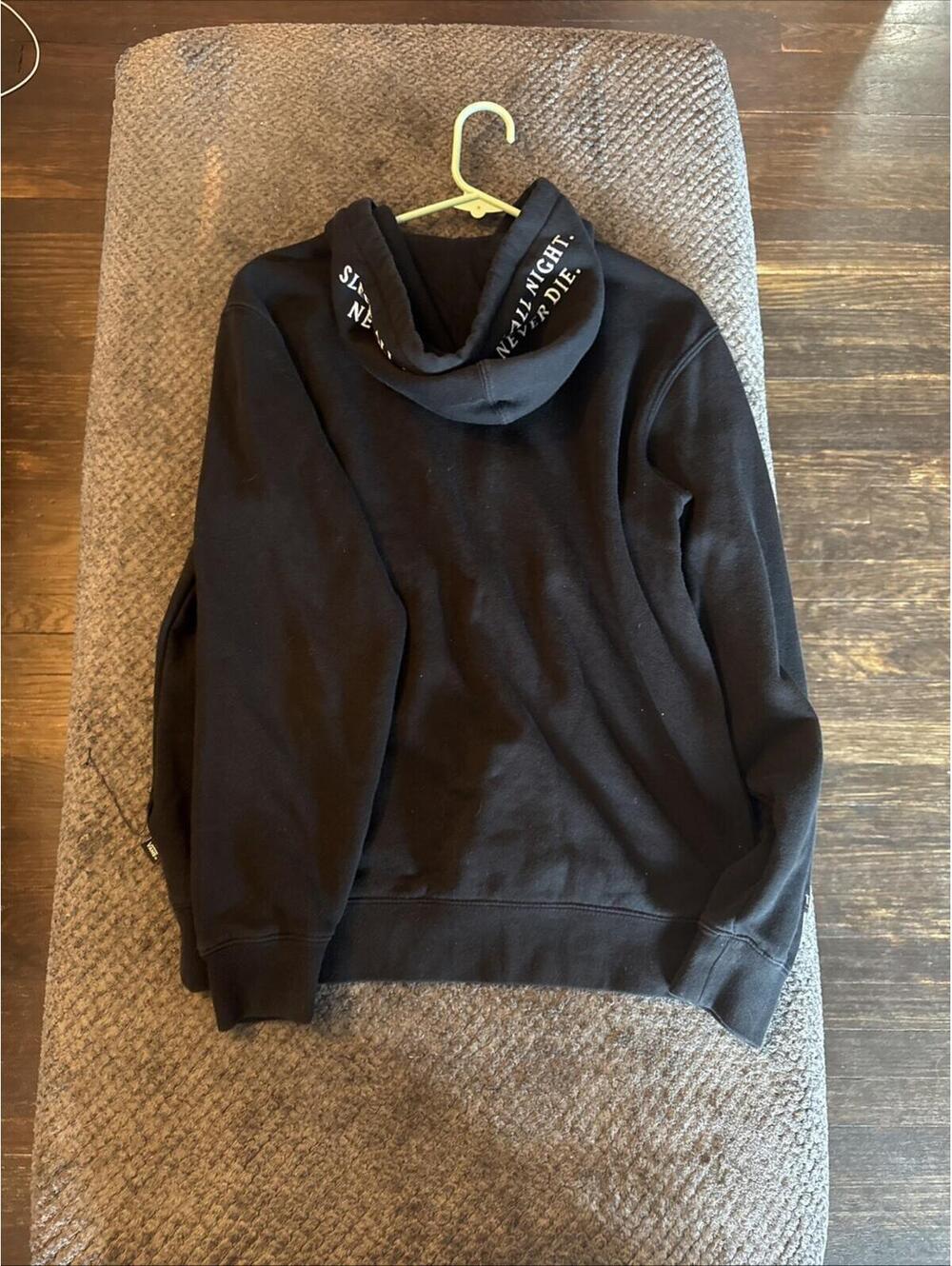 Vans Off The Wall The Lost Boys Limited Pullover Hoodie Mens Small Black - Picture 9 of 9